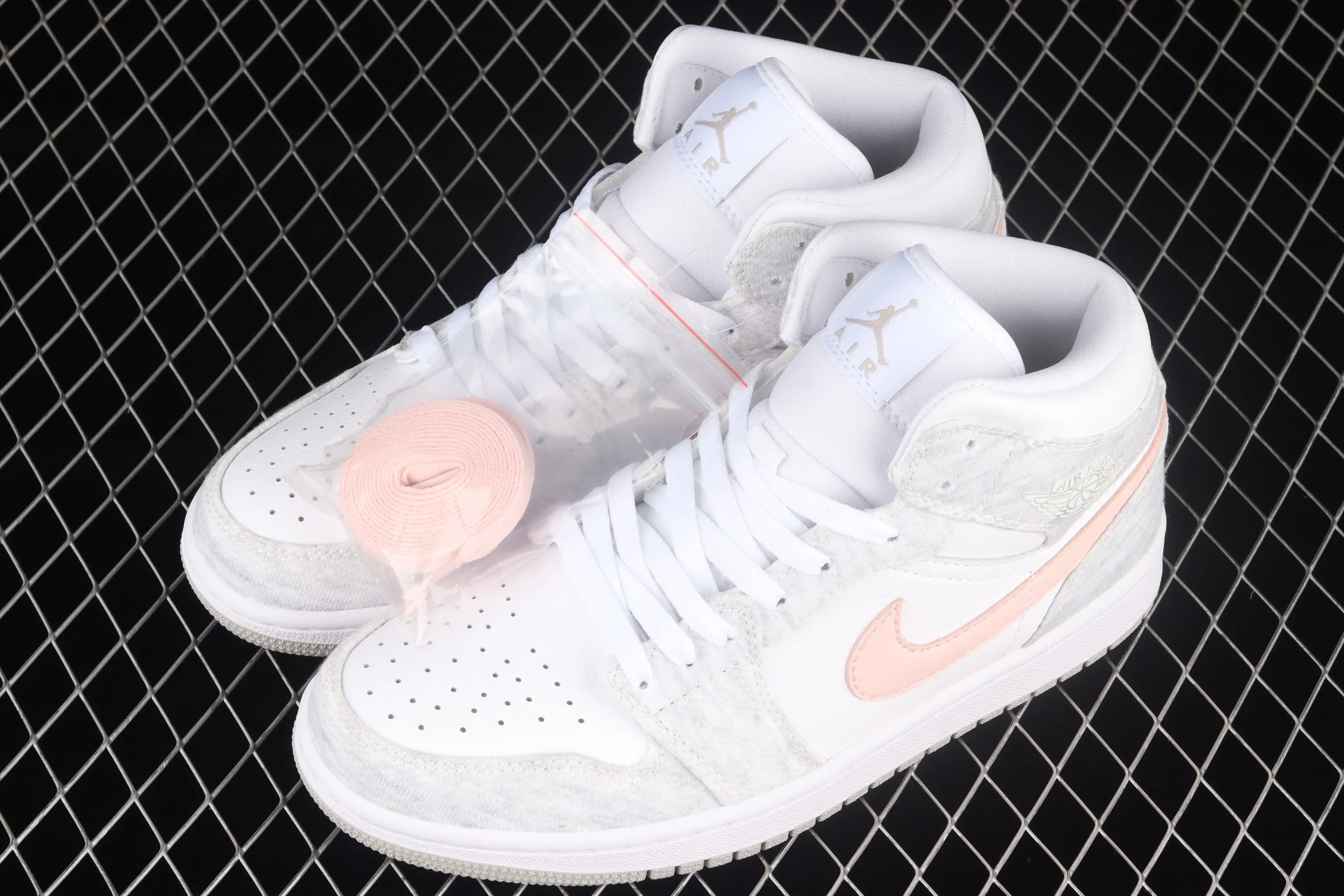 All Categories Air Jordan Jordan Series Basketball Shoes Air Jordan 1 Mid Air Jordan 1 Mid AJ1 Joe 1 White Gray Pink Mid-top Cultural Basketball Shoes DN4045-001